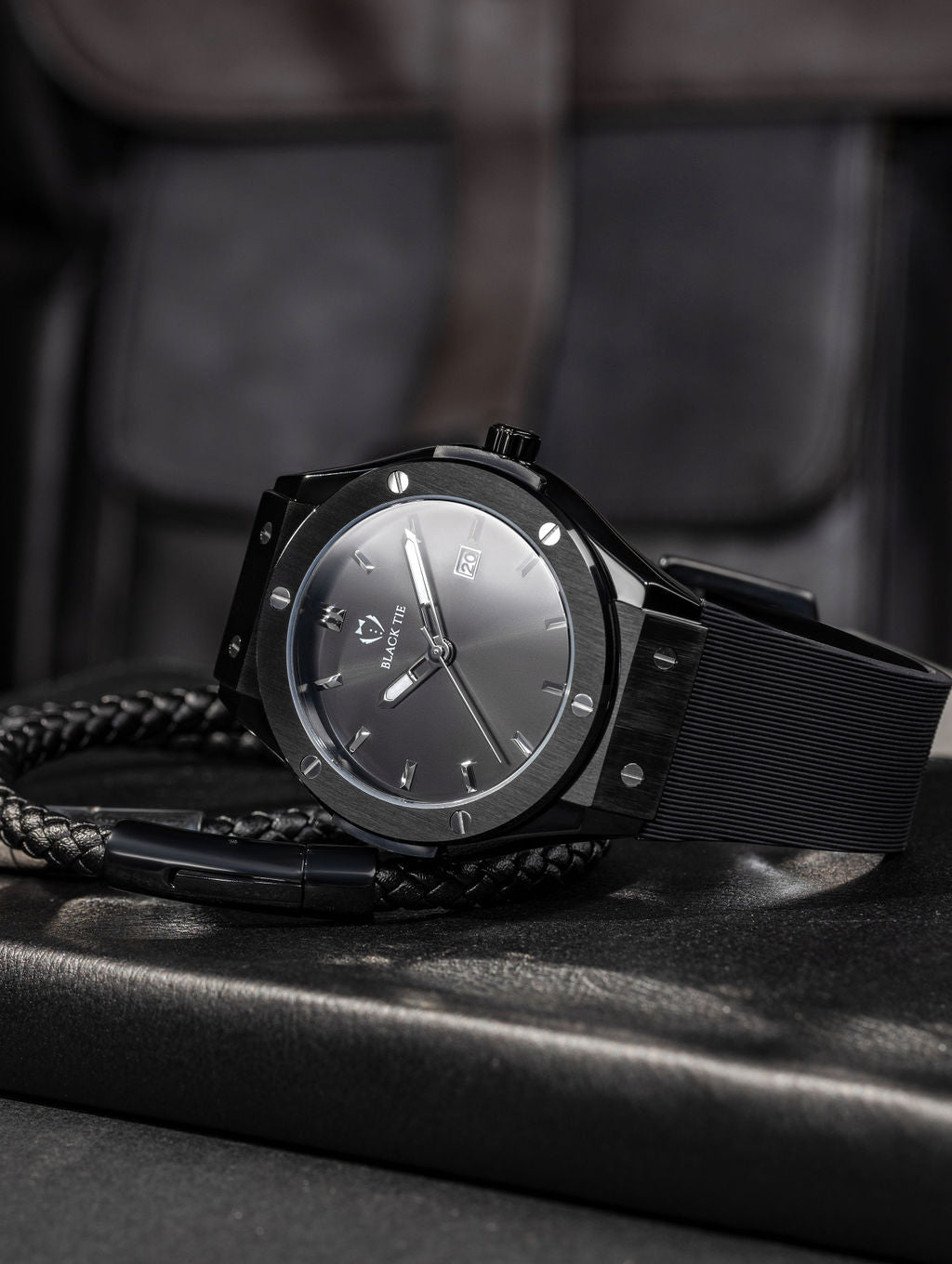 black silicone minimalist mens watches