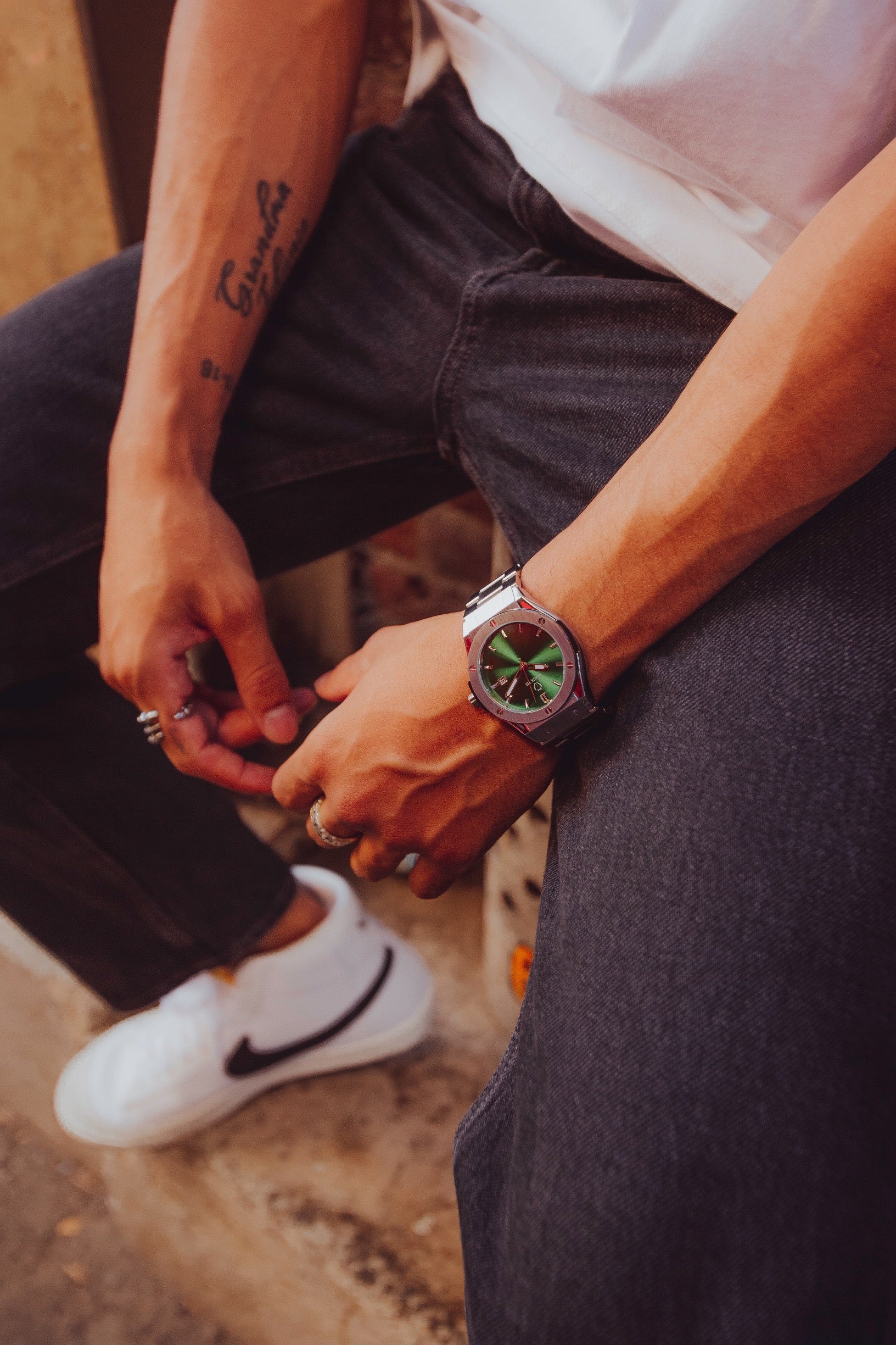 Green minimalist steel mens watches